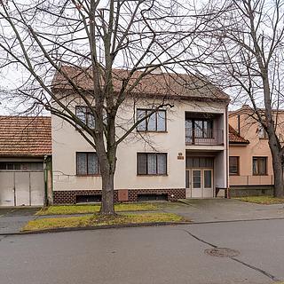 Prodej rodinného domu 180 m² Lipov