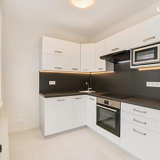 Prodej bytu 3+1 70 m² Znojmo, Vídeňská třída