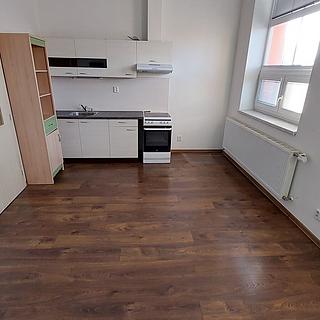 Pronájem bytu 2+kk 40 m&sup2; Rousínov