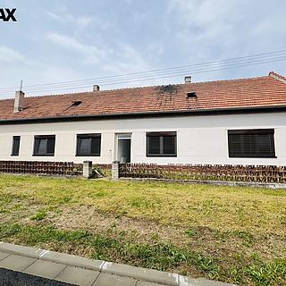 Pronájem bytu 2+1 75 m&sup2; Bzenec