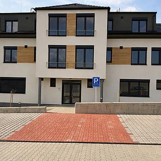 Pronájem bytu 2+kk 48 m&sup2; Hovorany