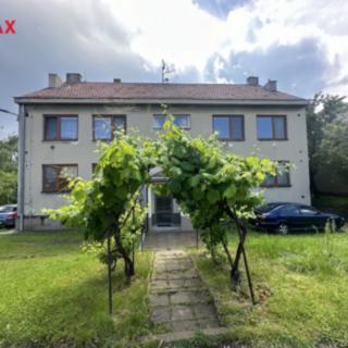 Pronájem bytu 3+kk 70 m² Hrušky