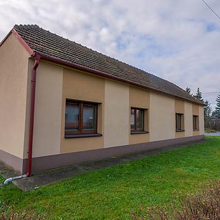 Prodej rodinného domu 210 m&sup2; Louka