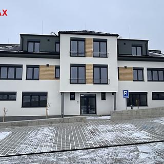 Pronájem bytu 2+kk 48 m² Hovorany