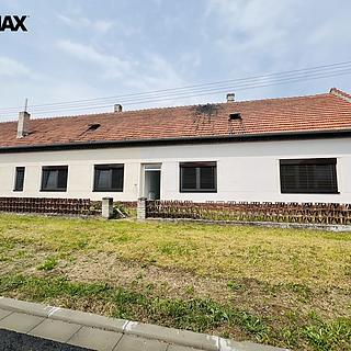 Pronájem bytu 2+1 75 m² Bzenec, Veselská