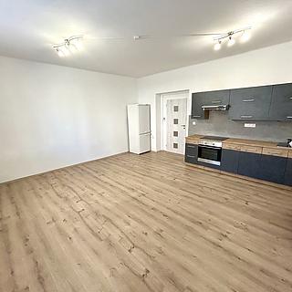 Pronájem bytu 2+kk 54 m² Pardubice Zelené Předměstí, Jindřišská