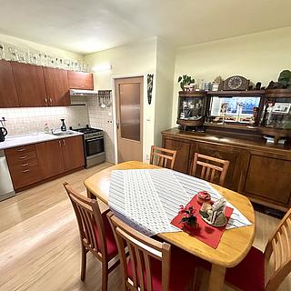 Prodej bytu 3+1 69 m² Pardubice Polabiny, Mladých