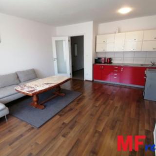 Pronájem bytu 2+kk 52 m² Hradec Králové