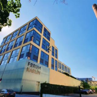 Pronájem obchodu 595 m² Praha