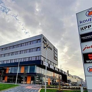 Pronájem kanceláře 199 m² Praha