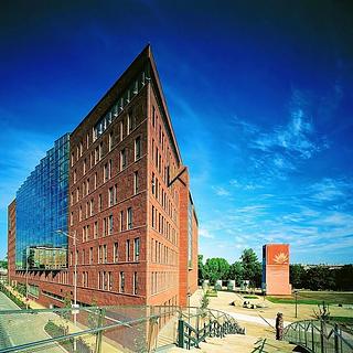 Pronájem kanceláře 2439 m² Praha