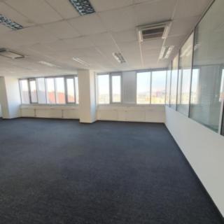 Pronájem kanceláře 295 m² Praha