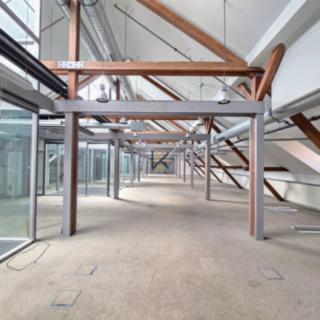 Pronájem kanceláře 1400 m² Praha