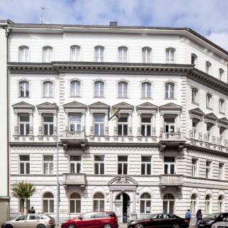 Pronájem kanceláře 237 m² Praha