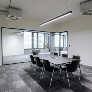 Pronájem kanceláře 511 m² Praha
