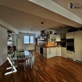 Prodej bytu 5+1 a více 178 m² Kroměříž, náměstí Míru