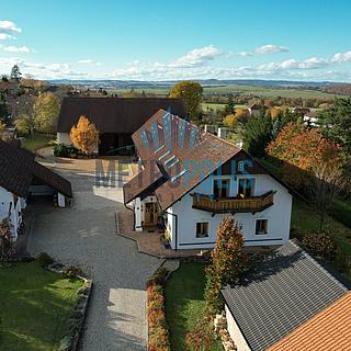 Prodej rodinného domu 450 m&sup2; Lhotka