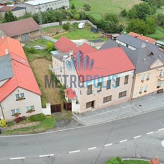 Prodej dvougeneračního domu, 280m&sup2;
