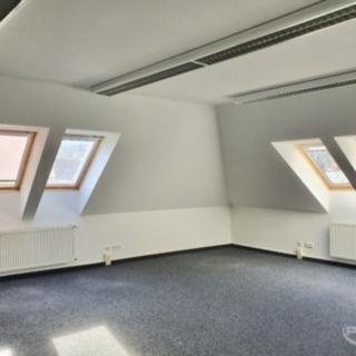 Pronájem kanceláře 87 m² Praha