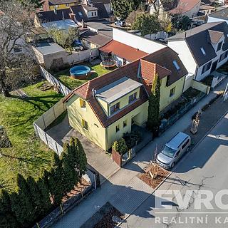 Prodej rodinného domu 213 m&sup2; Zeleneč