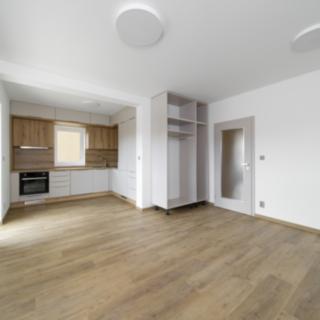 Pronájem bytu 3+kk 71 m² Karlovy Vary Bohatice, U Trati