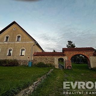 Prodej rodinného domu 435 m² Razová