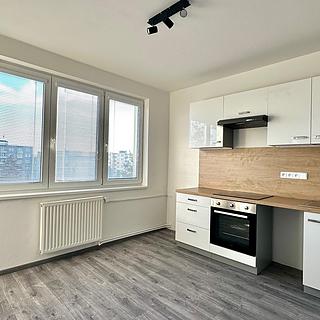 Pronájem bytu 2+kk 40 m² České Budějovice 2, J. Opletala