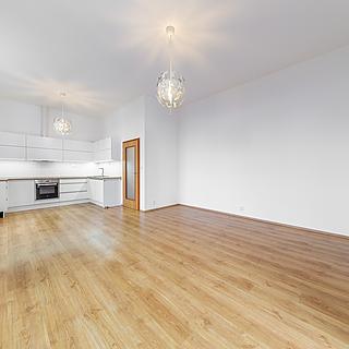 Pronájem bytu 3+kk 85 m² Slaný, Tomanova