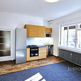 Pronájem bytu 2+kk 43 m&sup2; Praha