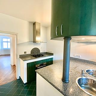 Pronájem bytu 4+1 170 m&sup2; Praha