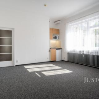 Pronájem kanceláře 43 m² Praha