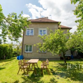 Prodej rodinného domu 135 m² Praha Modřany, Do čtvrti