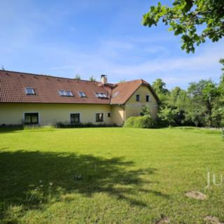Prodej rodinného domu 440 m² Boudy