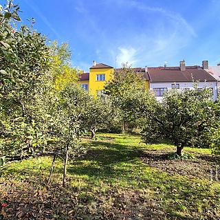 Prodej dvougeneračního domu 454 m&sup2; Písek