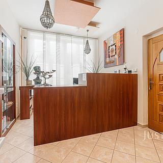 Prodej kanceláře 474 m² Uherské Hradiště Rybárny, V Zahradách