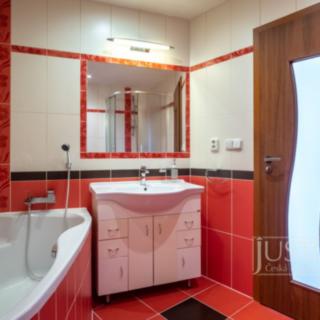 Pronájem bytu 3+1 74 m² Praha Michle, V zápolí
