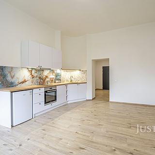 Pronájem bytu 1+kk a garsoniéry 37 m² Hranice I-Město, Třída Československé armády