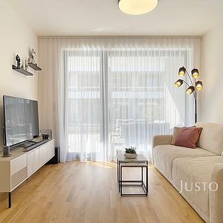 Pronájem bytu 2+kk 53 m² Praha