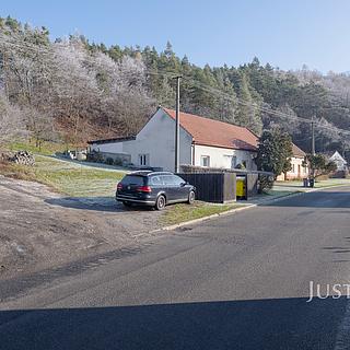 Prodej stavební parcely 534 m² Veletiny