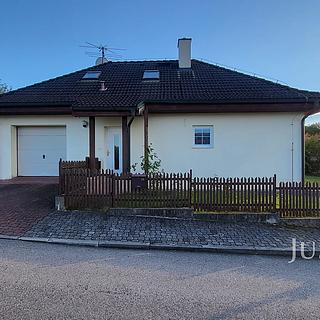 Prodej rodinného domu 131 m&sup2; Písek