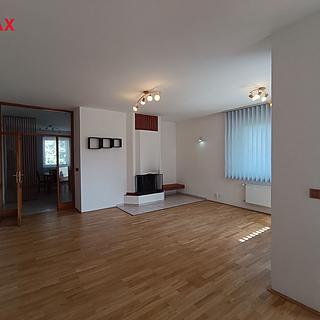 Pronájem bytu 2+1 90 m² Praha