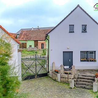 Prodej rodinného domu 305 m&sup2; Holýšov