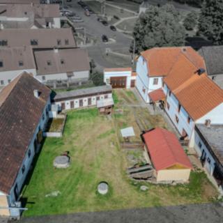 Prodej rodinného domu 1 190 m² Benešovice