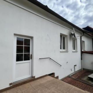 Pronájem bytu 1+kk a garsoniéry 28 m² Město Touškov, Dolní náměstí