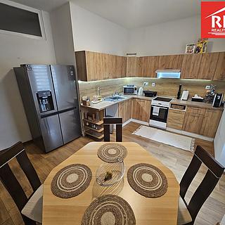 Pronájem bytu 2+1 80 m² Mariánské Lázně, Chebská