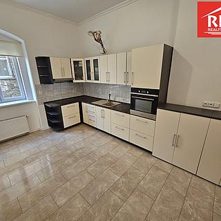 Prodej bytu 3+1 100 m² Mariánské Lázně, Anglická