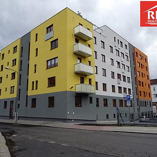 Pronájem bytu 1+kk a garsoniéry 44 m² Cheb, Dukelská