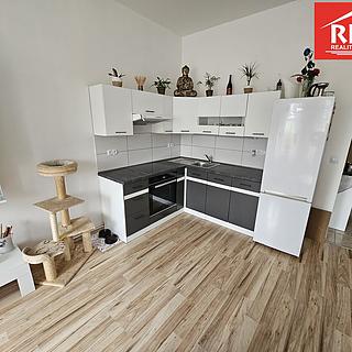 Prodej bytu 2+kk 43 m² Dalovice, Bohatická