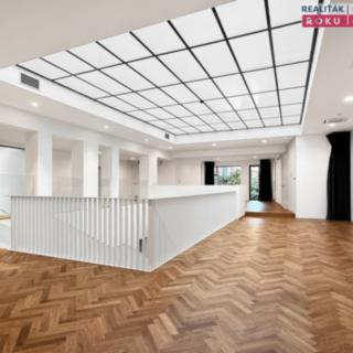 Pronájem kanceláře 325 m² Brno