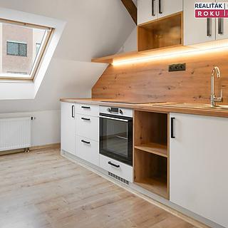 Pronájem bytu 2+kk 65 m&sup2; Brno